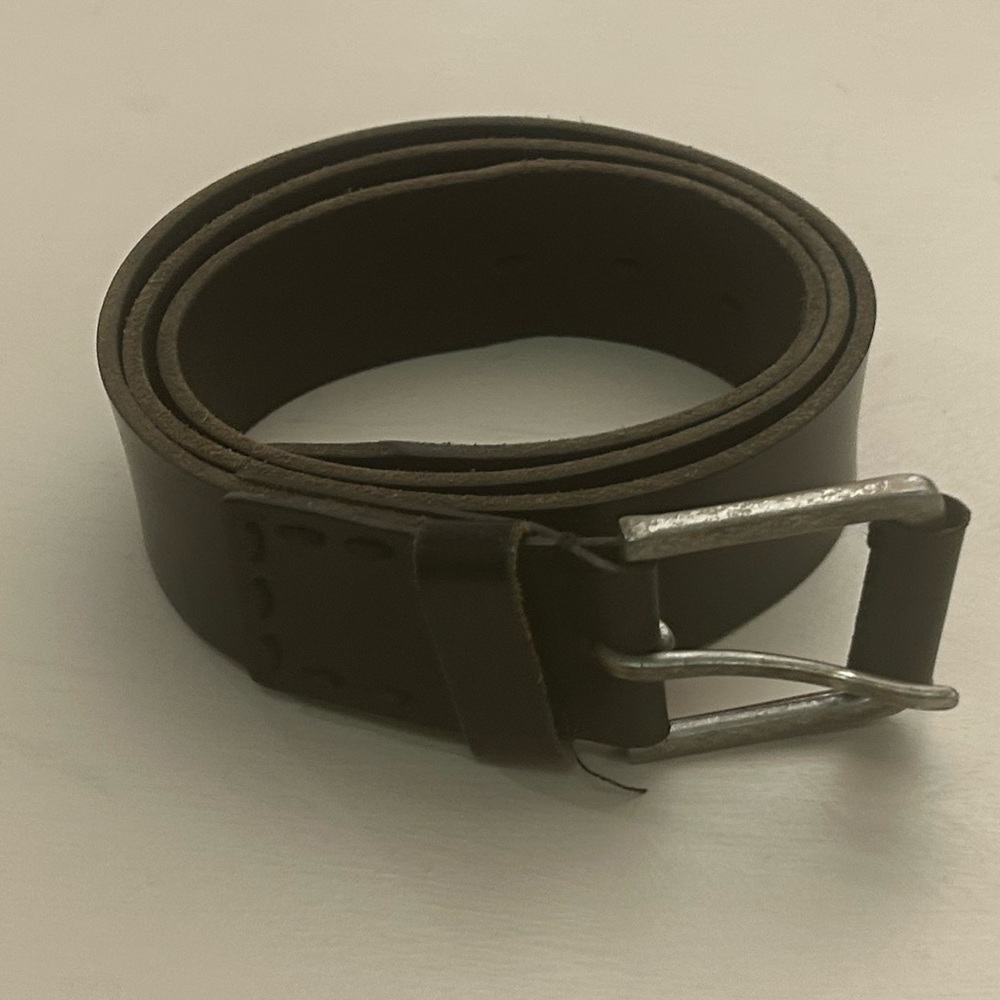 Belt Elegant Brown Leather Belt  with Metal Buckles and Stitching 38